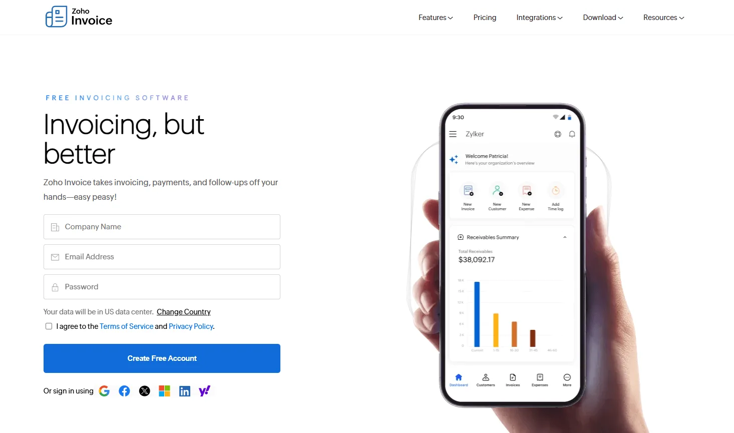 Zoho Invoice free invoicing dashboard showing client portal and automated payment reminders for small business invoice tracking.